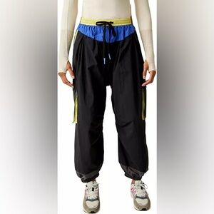 NWT Women's Spring Forward Pants